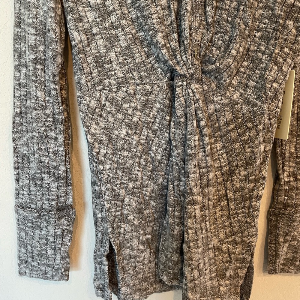 NWT Doe and Rae Heather Gray Ribbed Top - Picture 6 of 7